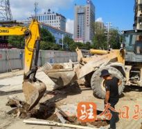 玩弄国产老女人的大骚B高温下的坚守｜道路建设者用汗水铺就畅通路